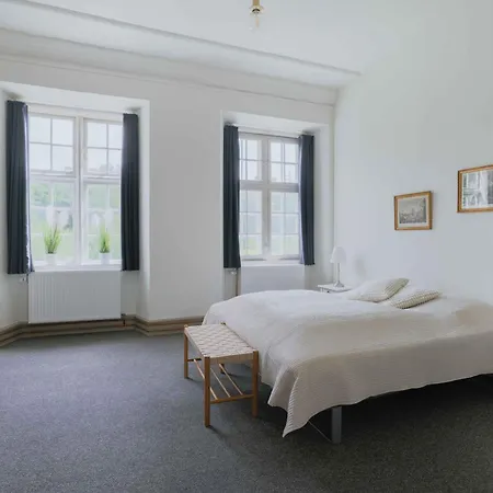 Country house Hindemae Estate For Holidays And Events Ullerslev