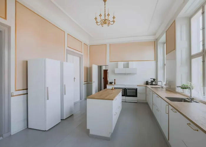 Hindemae Estate For Holidays And Events *